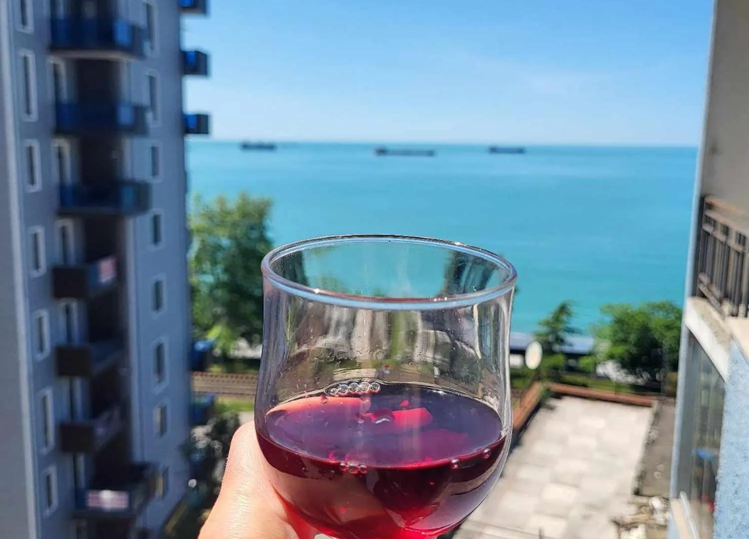 Cozy Apartment In 50 Meters To The Beach Batumi